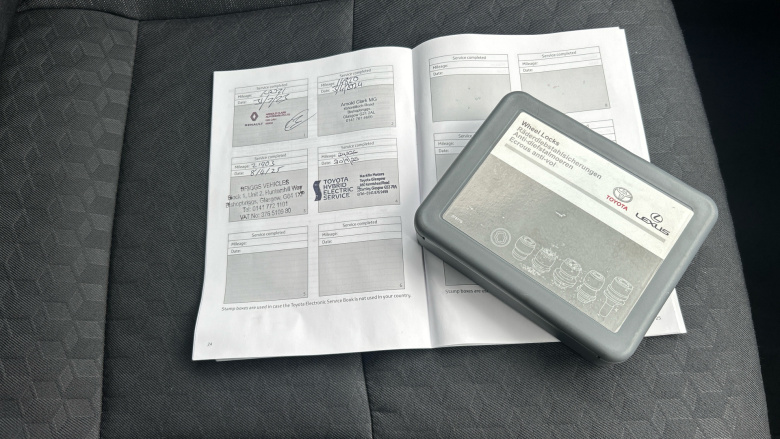 Toyota Yaris 1.5 Hybrid Design 5dr CVT Hybrid Hatchback